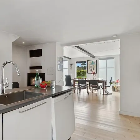 Jerg - 1km From The Sea By Interhome Vakantiehuis *